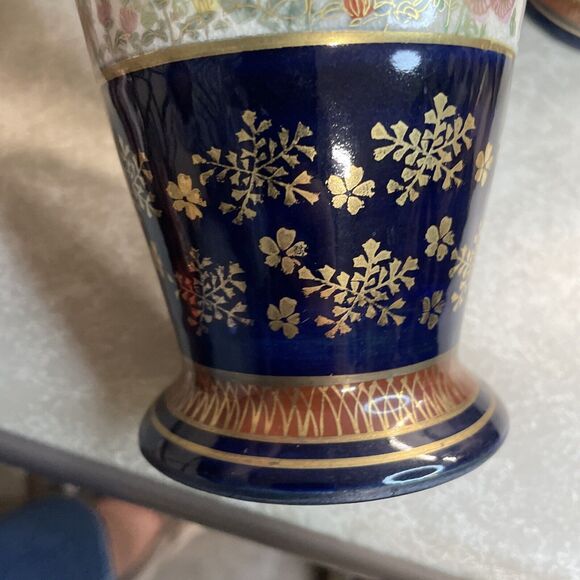 Pair of Vintage Satsuma Pottery Vases 7.5” Floral Blue Gold Signed - Picture 3 of 11